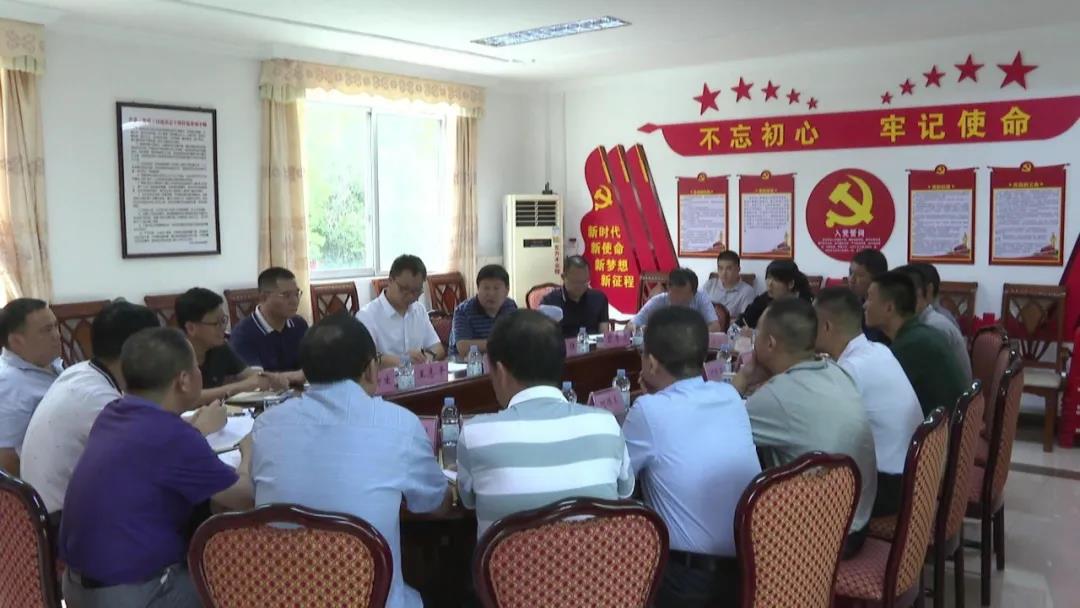周小勇到上举镇调研.jpg