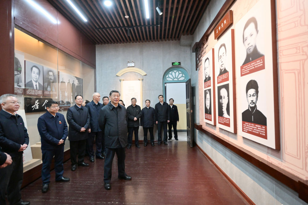 3月18日至21日，中共中央总书记、国家主席、中央军委主席习近平在湖南考察。这是18日下午，习近平在湖南第一师范学院（城南书院校区）考察。新华社记者 谢环驰 摄3.jpg