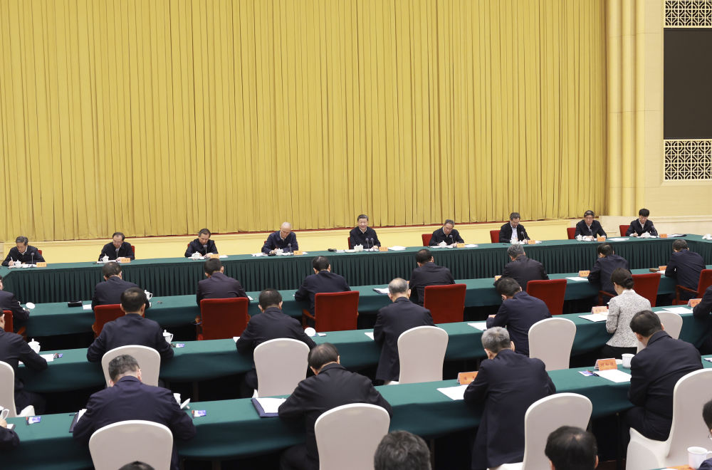 4月23日下午，中共中央总书记、国家主席、中央军委主席习近平在重庆主持召开新时代推动西部大开发座谈会并发表重要讲话。新华社记者 王晔 摄2.jpg