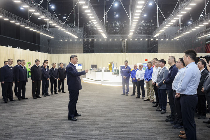新华社记者 鞠鹏 摄.jpg