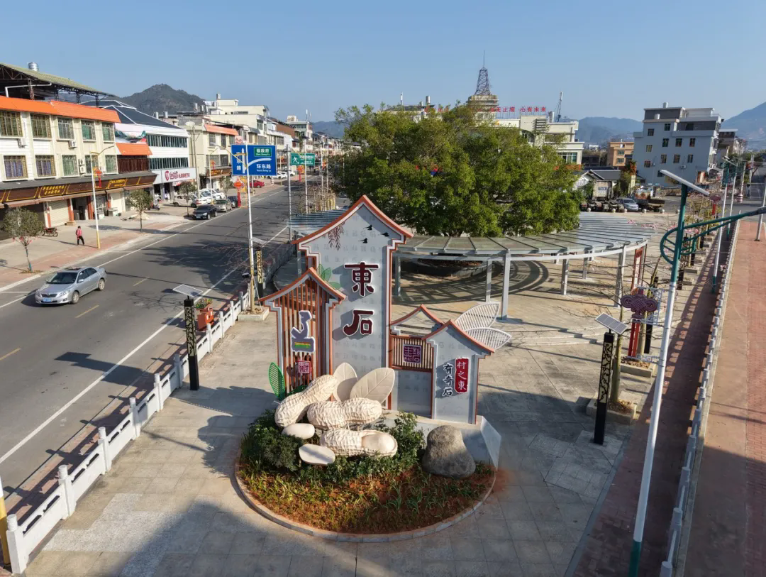 东石镇打造美丽乡镇入口通道(潘梦志 摄).webp.png